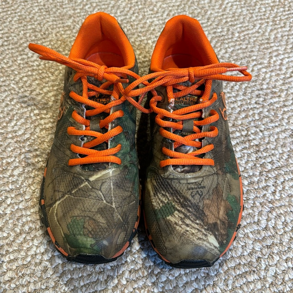 Men’s/Women’s Realtree Outfitters Cobra II waterproof hunting sneaking. M7/W9